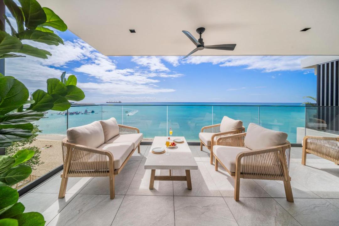 Brighton Apartment | Luxury Beachfront Condo - Allure 501