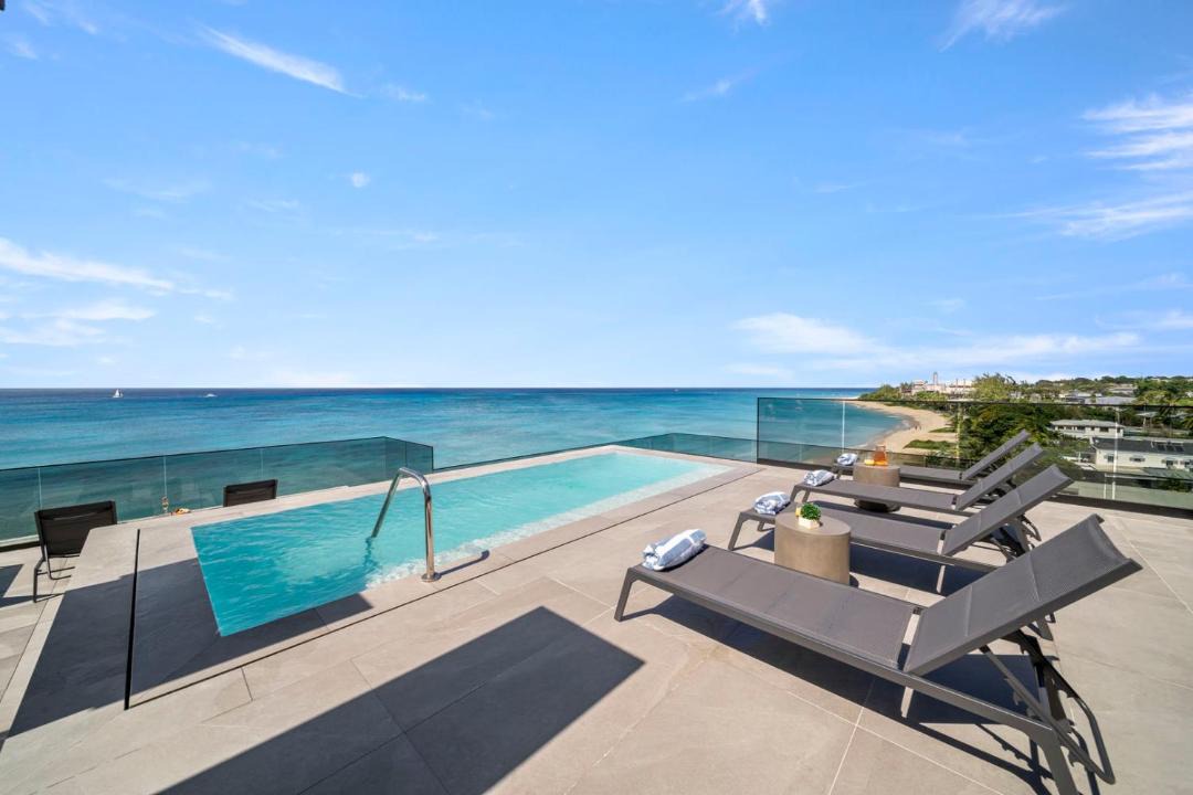 Brighton Apartment | Luxury Romantic Beachfront Condo - Allure 102
