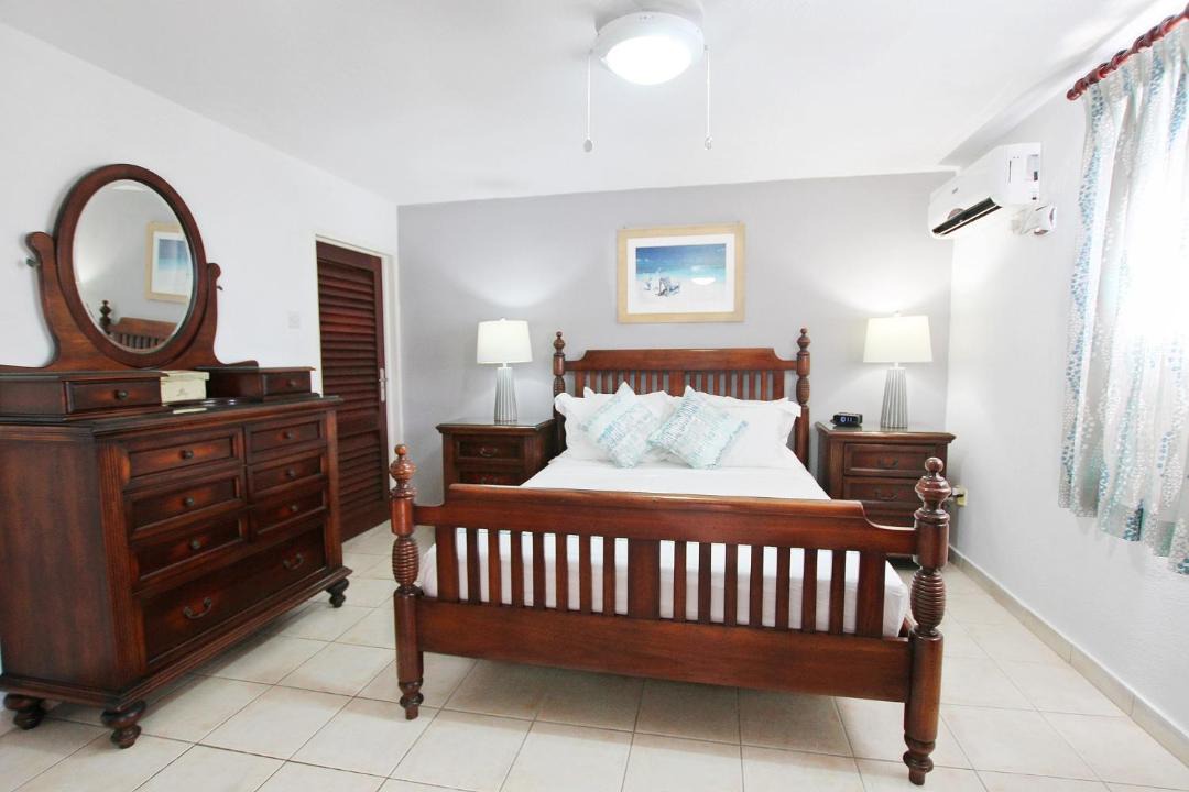 Green Garden Apartment | Oceanfront 1-bed Apt with Pool near Surfing - Rosalie 2