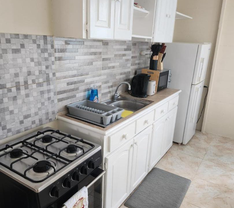 Blades Apartment | IzyCozy 5 mins from Airport