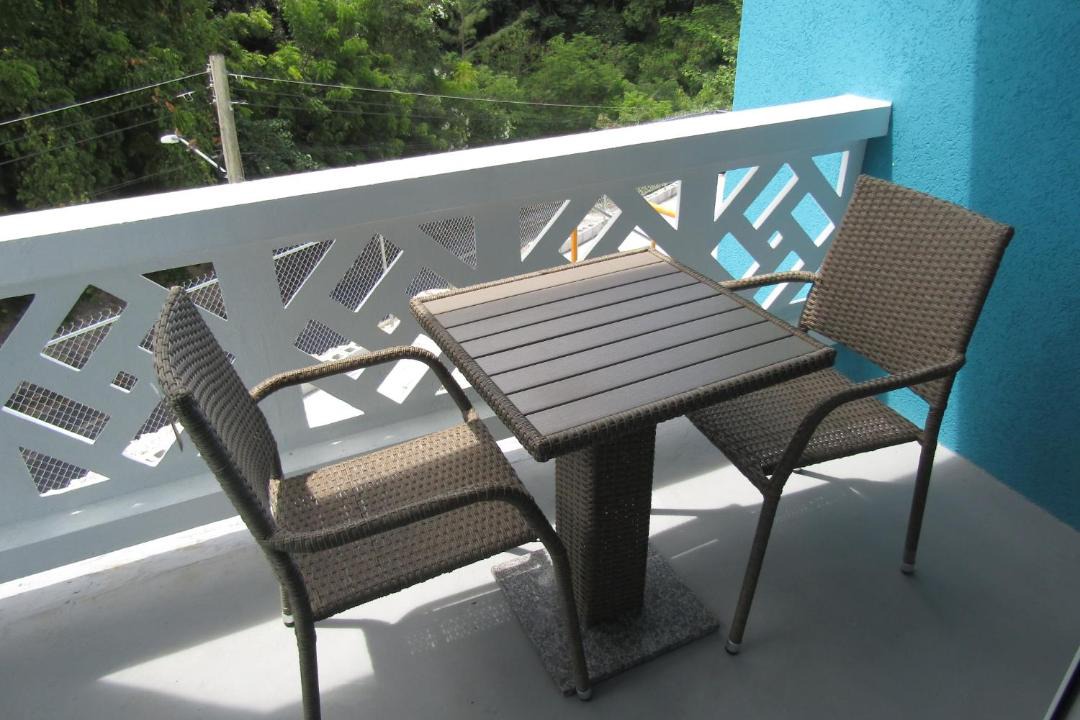 Prospect Apartment | 104 Batts Rock Beach Condos near UWI