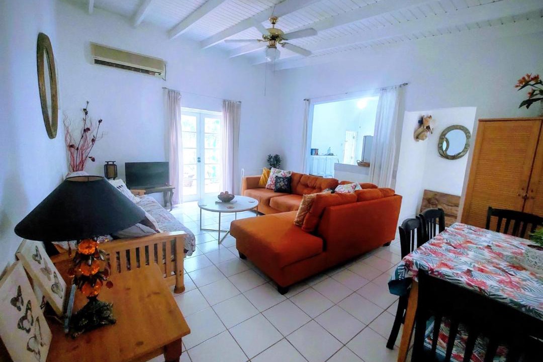 Maxwell House | Kismet Garden Cottages - Dover Beach