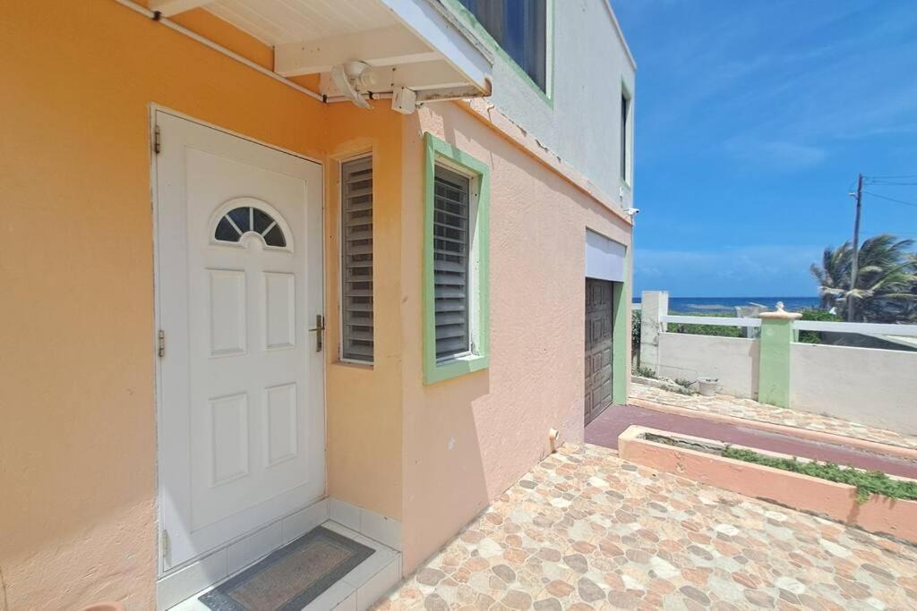 Inch Marlowe Apartment | Oceanfront Apartment in Oistins, Sufer's Point!