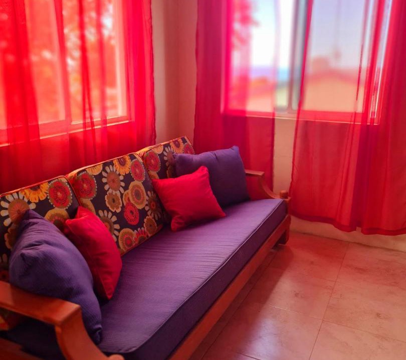 Husbands House | Spacious Guesthouse