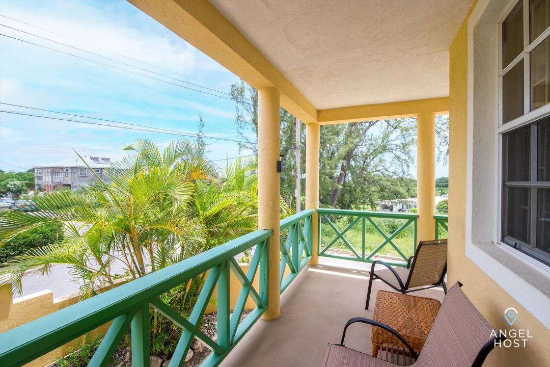 Providence Apartment | Providence Apt with Private Veranda Near Best Beaches