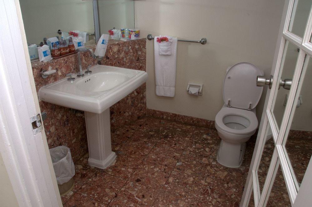 Photo of Bathroom in Lascelles