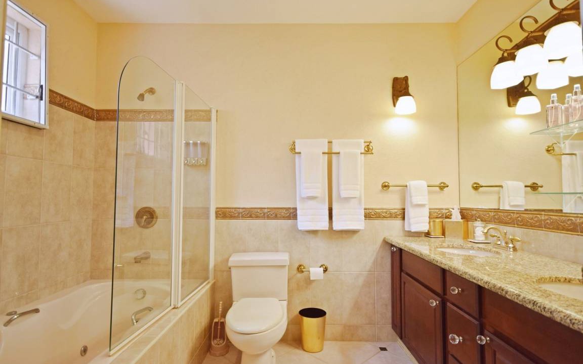 Photo of Bathroom in Marine Gardens