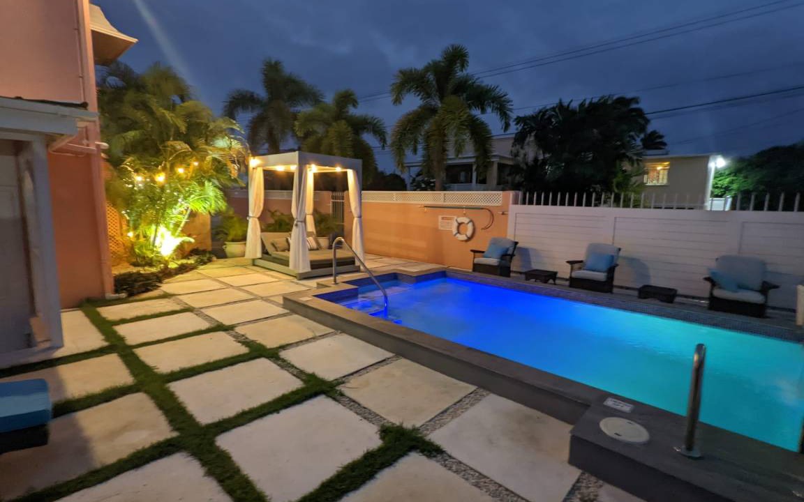 Photo of Patio Balcony in Marine Gardens