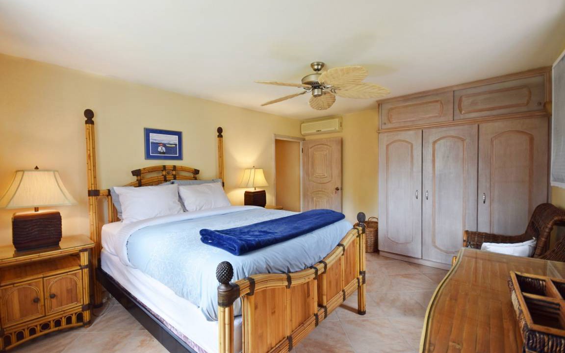 Photo of Bedroom in Marine Gardens