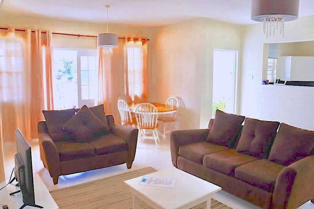 Photo of Livingroom in Atlantic Shores