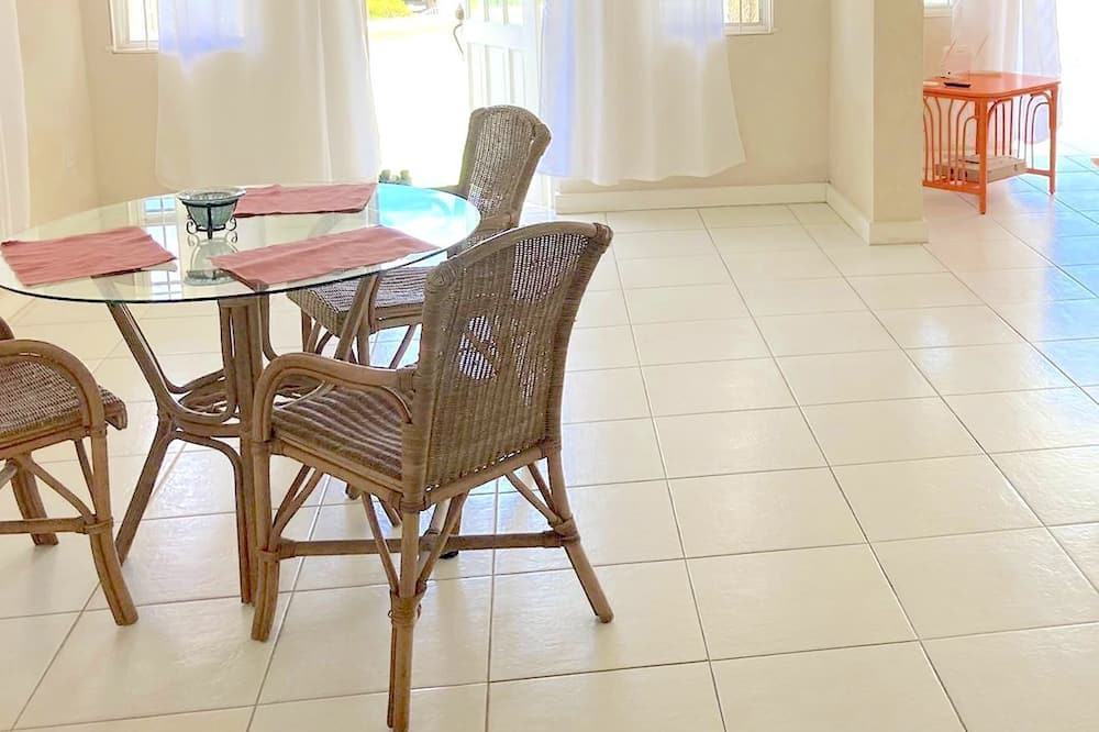 Photo of Livingroom in Atlantic Shores