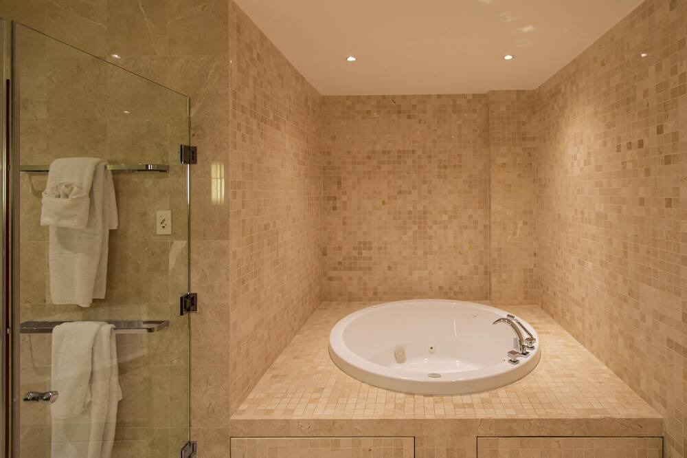 Photo of Bathroom in Prospect