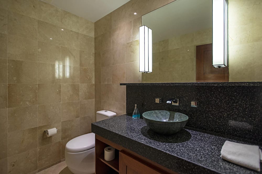 Photo of Bathroom in Prospect