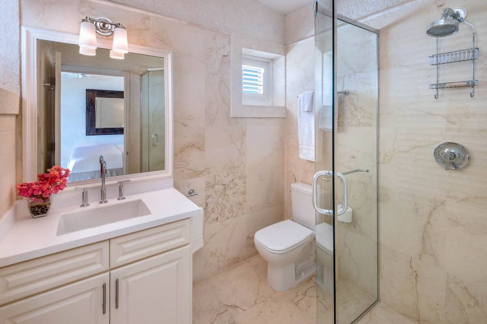 Photo of Bathroom in Clinketts