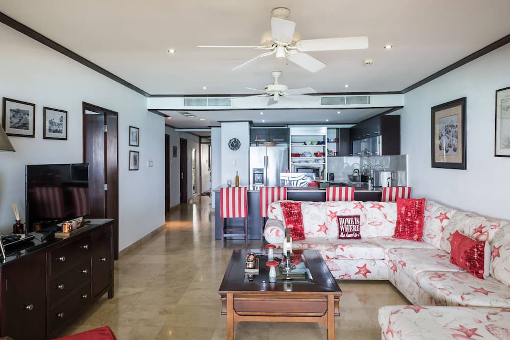 Photo of Livingroom in Old Trees Bay