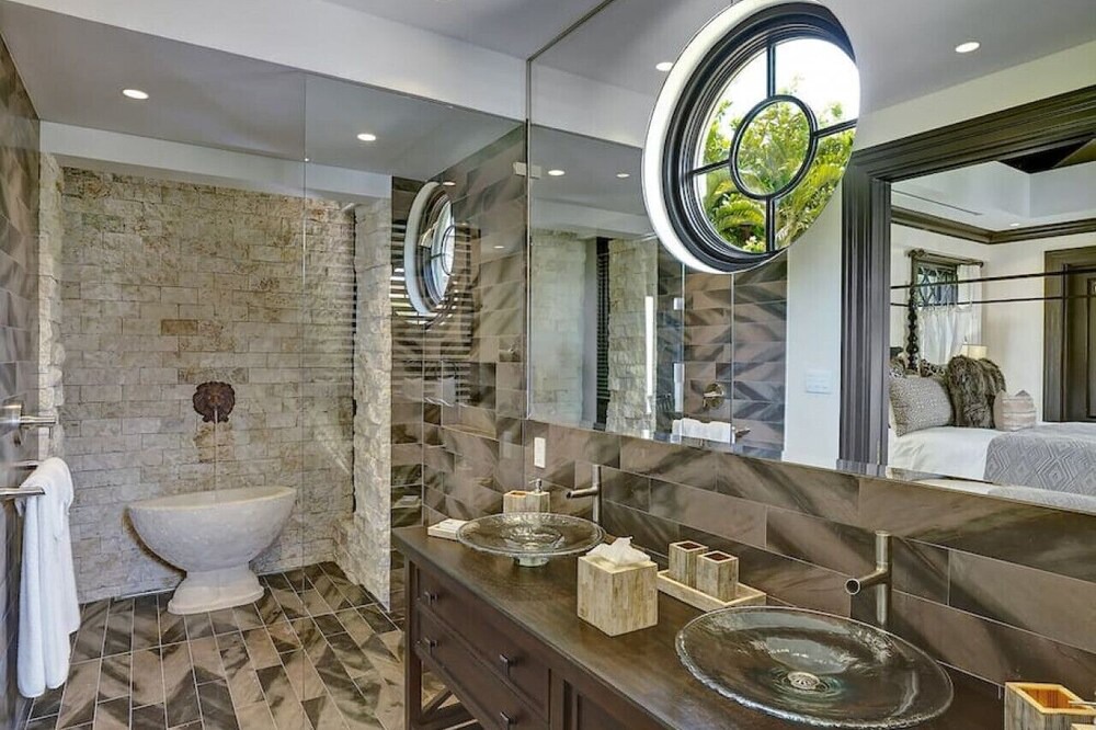 Photo of Others in Derricks