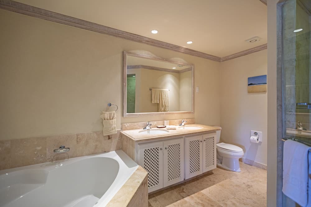 Photo of Bathroom in Mount Standfast