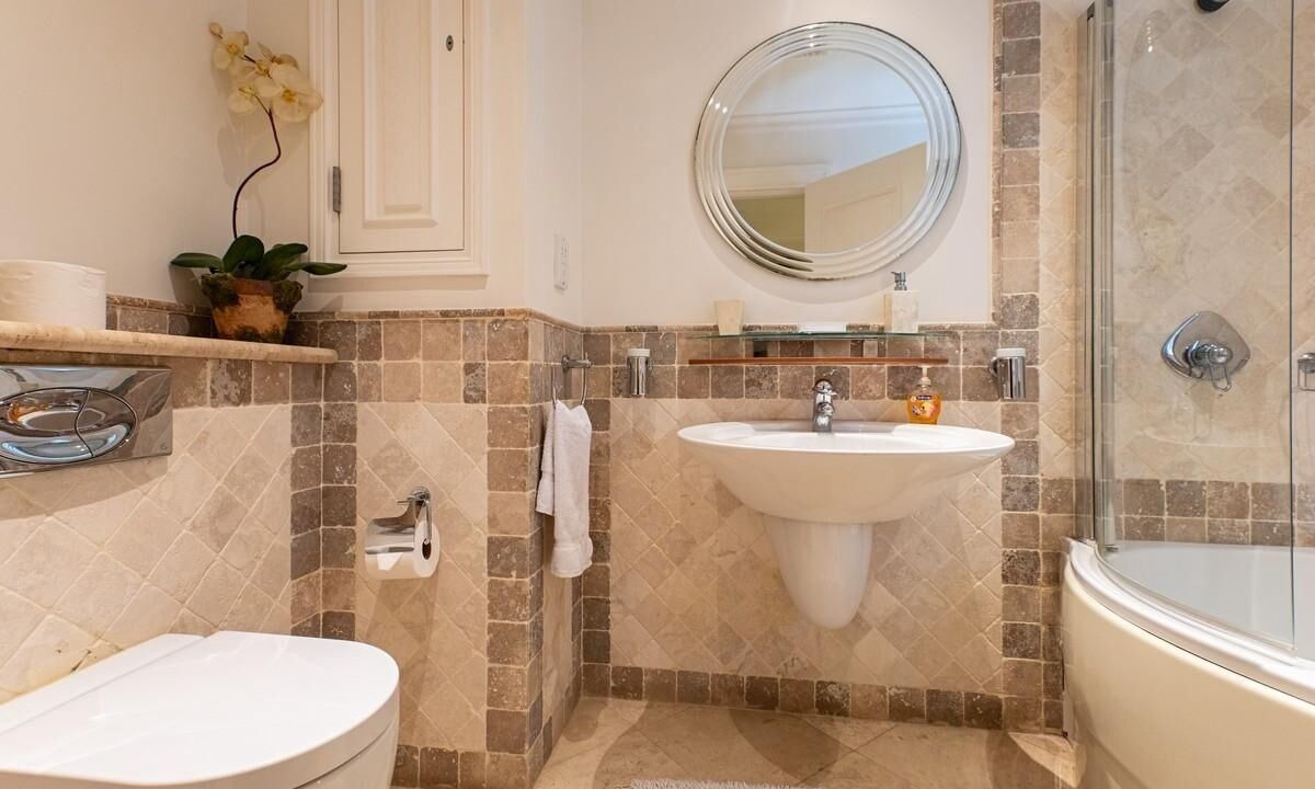 Photo of Bathroom in Schooner Bay