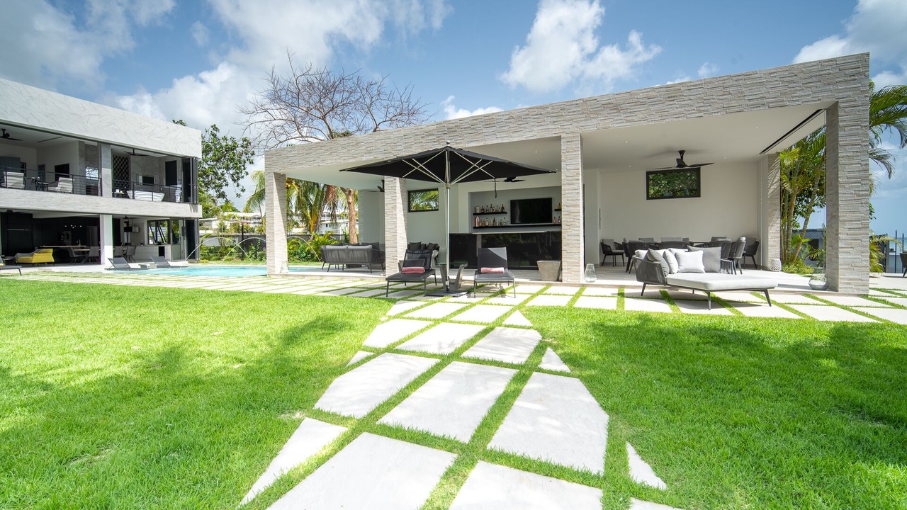Photo of Outdoor in Weston