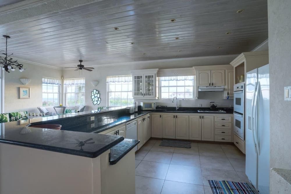 Photo of Kitchen in Oistins