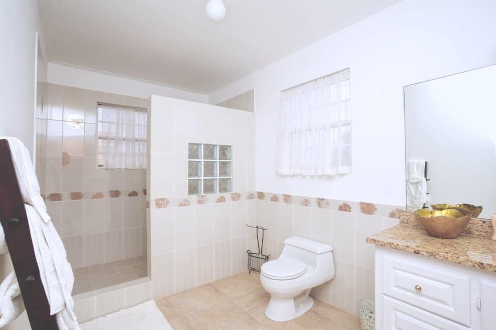 Photo of Bathroom in Oistins