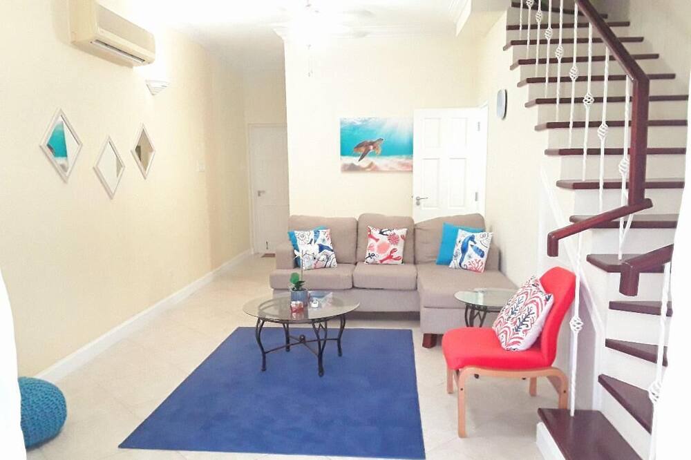 Photo of Livingroom in Fitts Village