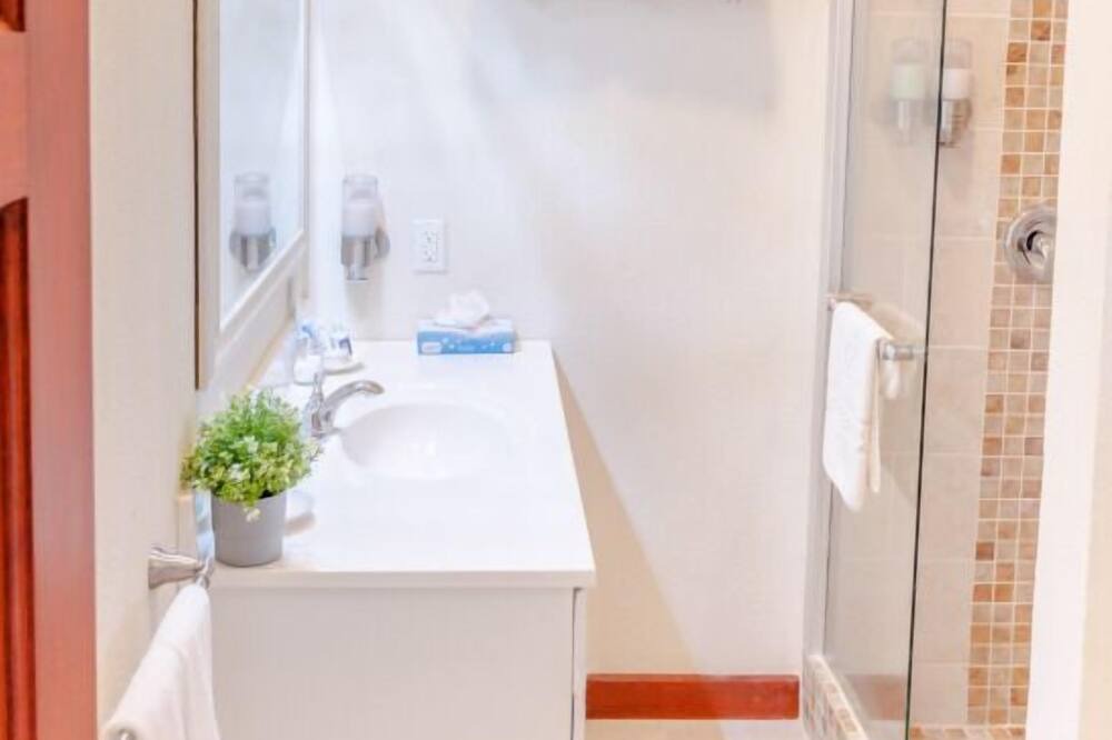 Photo of Bathroom in Maynards
