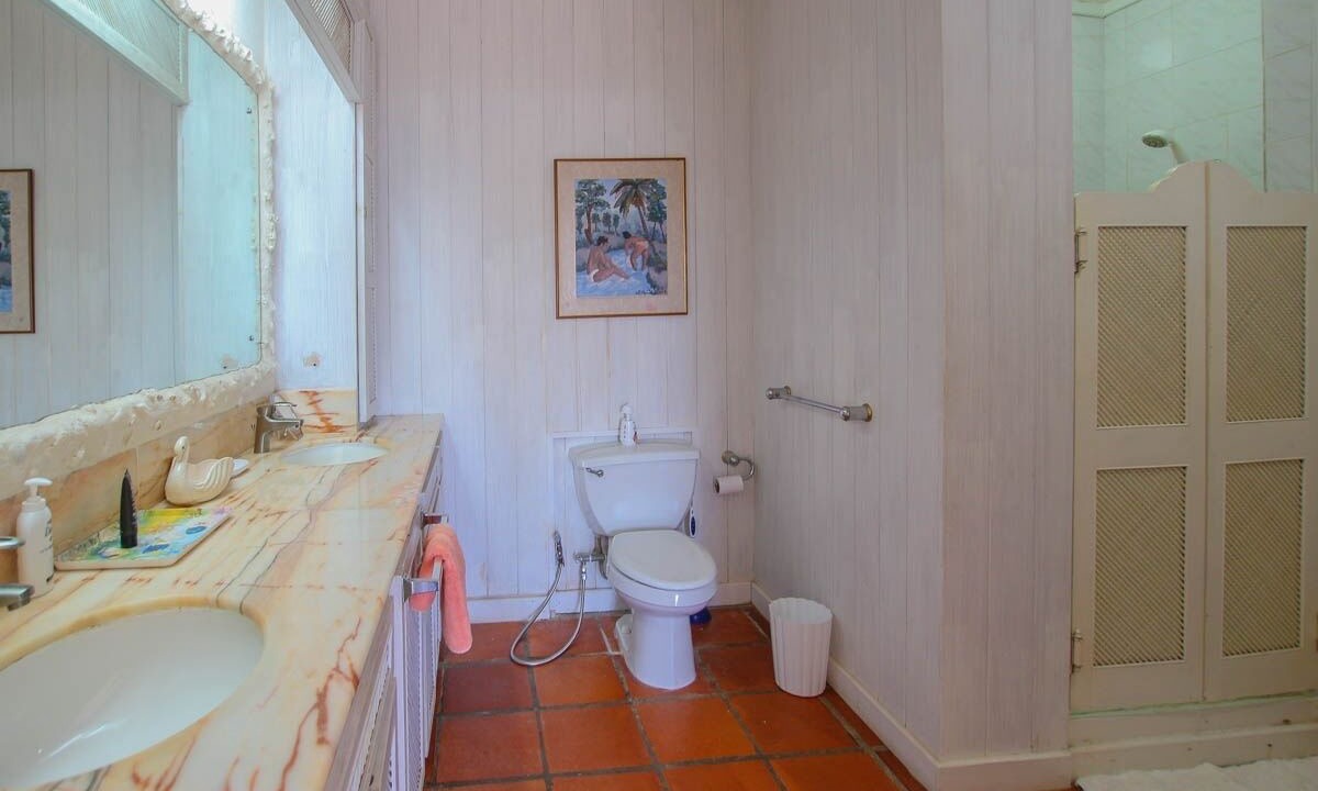 Photo of Bathroom in Holetown