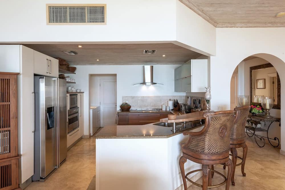 Photo of Kitchen in Schooner Bay