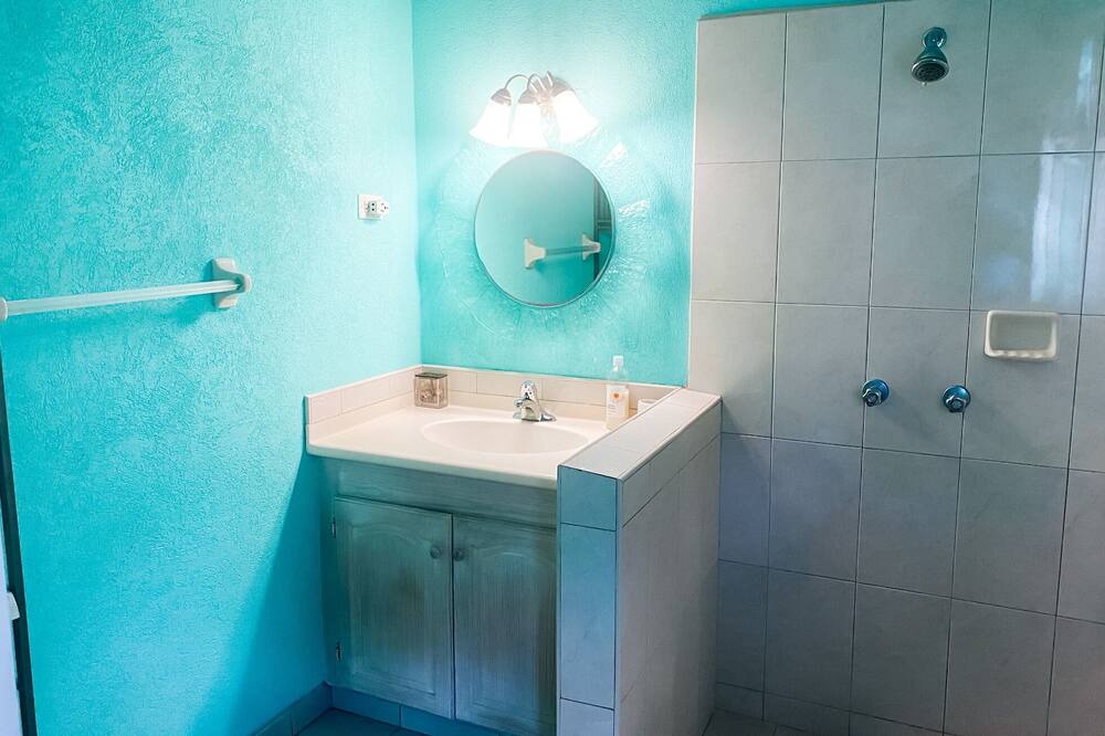 Photo of Bathroom in Porters