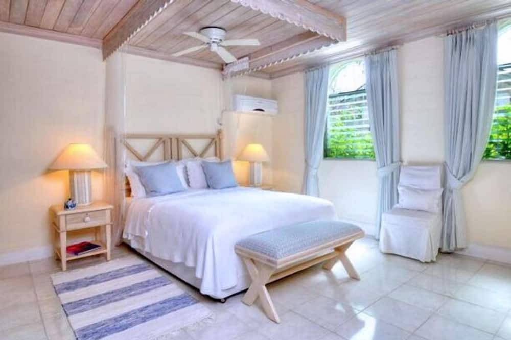 Photo of Bedroom in Derricks