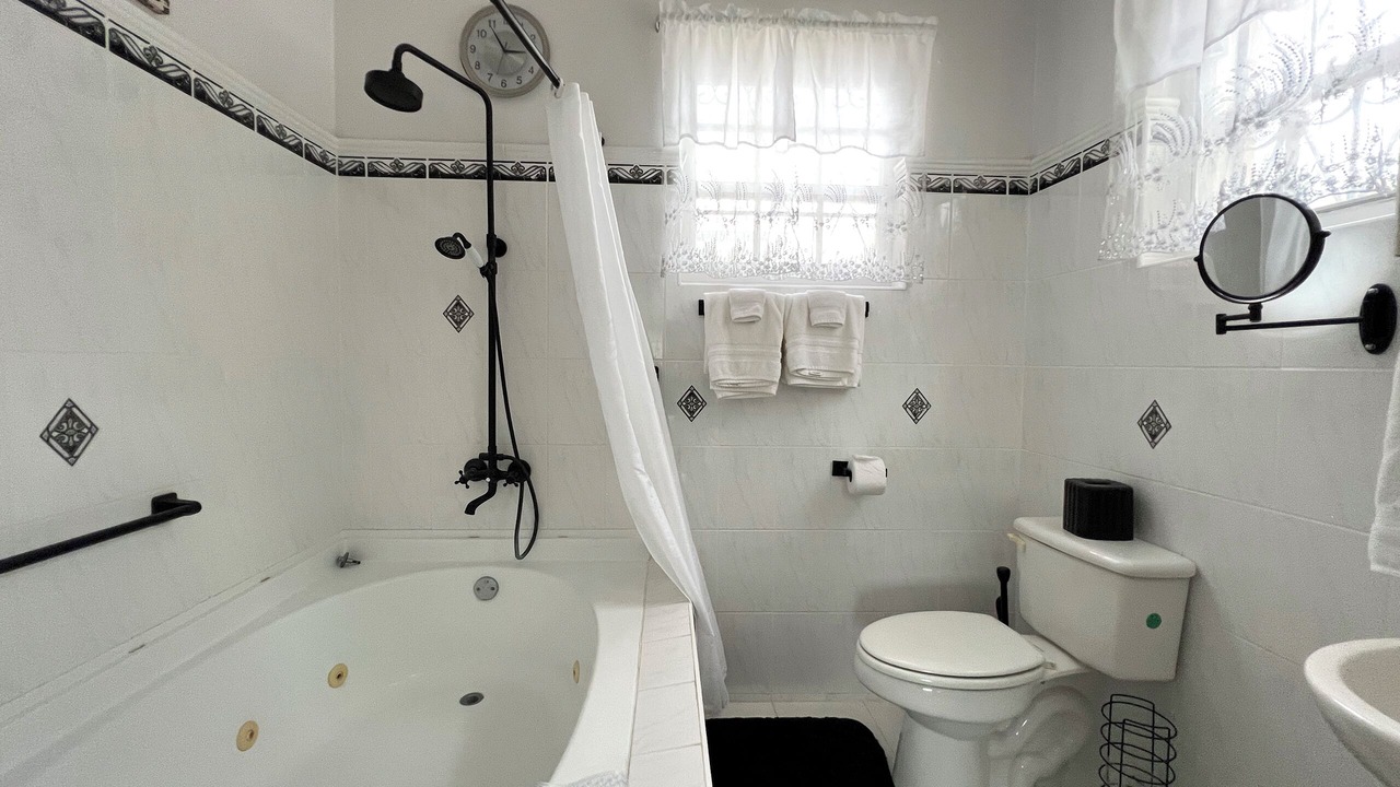 Photo of Bathroom in Lower Carlton