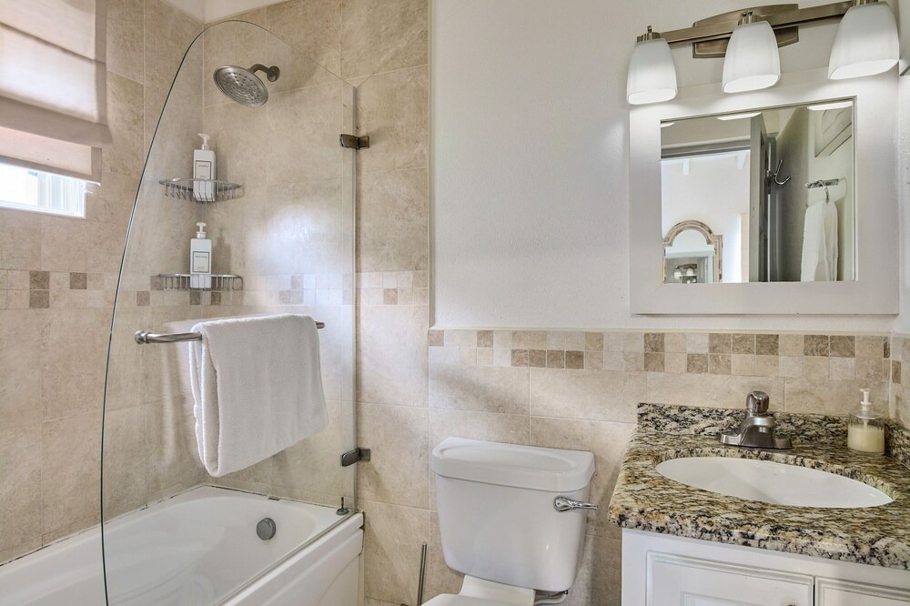 Photo of Bathroom in Sheraton Park