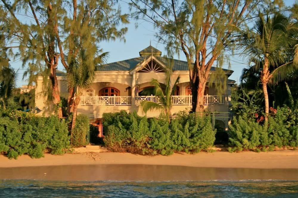 Photo of Outdoor in Fitts Village