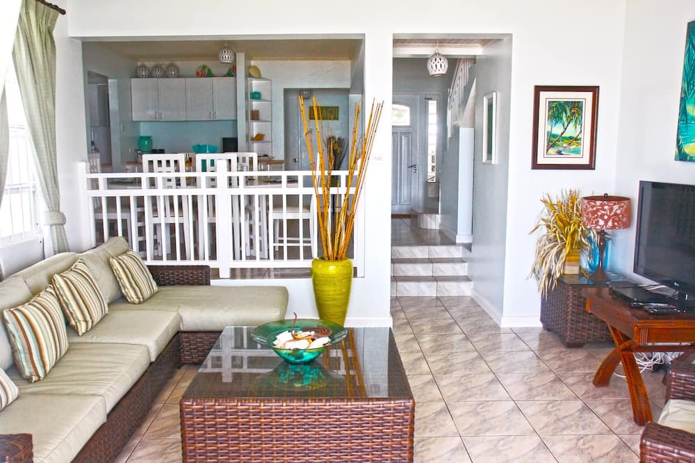 Photo of Livingroom in Silver Sands