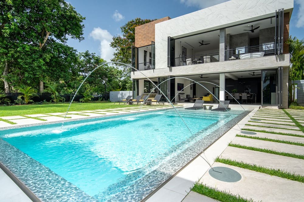 Photo of Outdoor in Weston