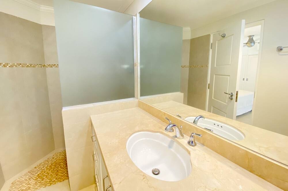Photo of Bathroom in Saint Matthias