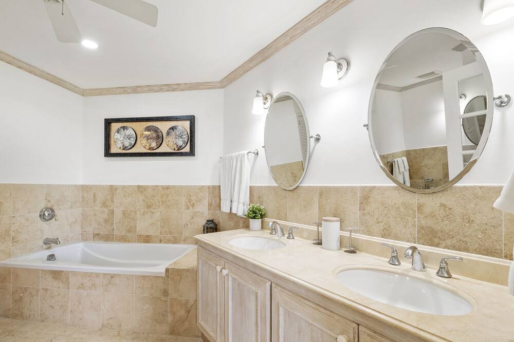 Photo of Bathroom in Merlin Bay