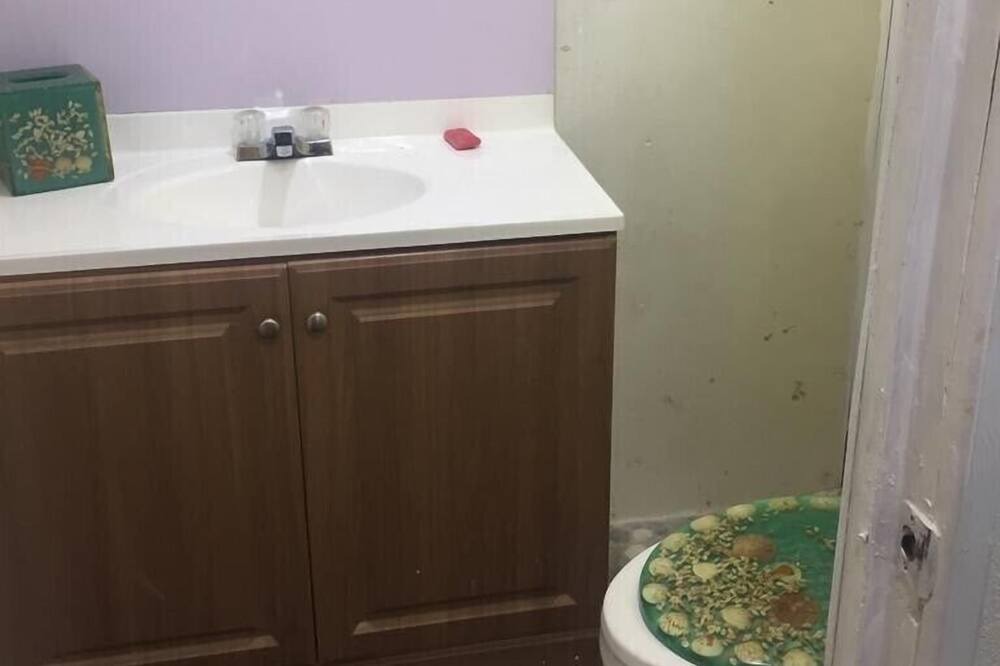 Photo of Bathroom in Black Rock
