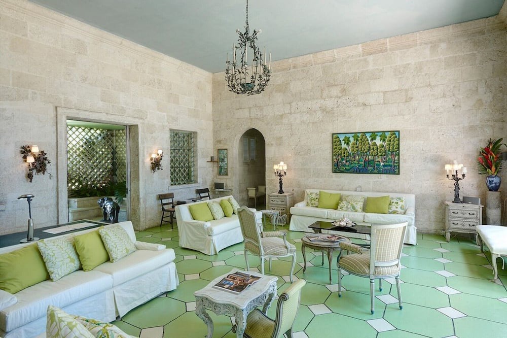 Photo of Livingroom in Little Battaleys