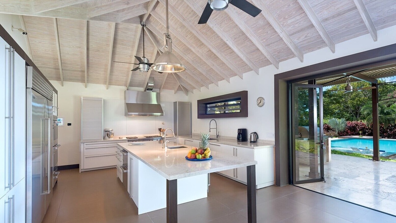 Photo of Kitchen in Paynes Bay