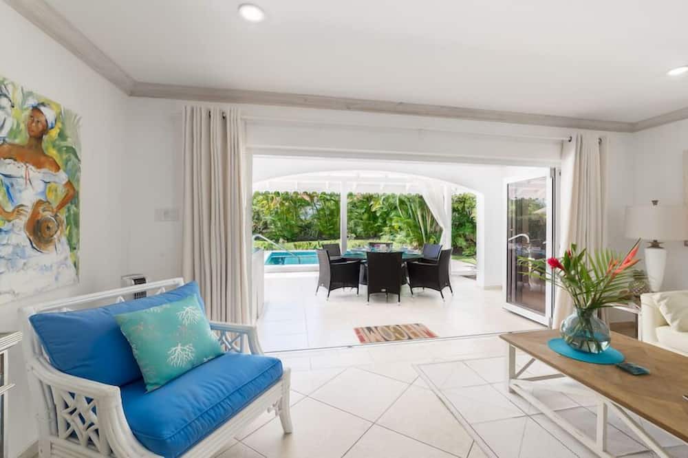 Photo of Livingroom in Folkestone