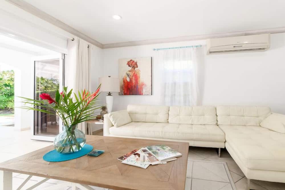 Photo of Livingroom in Folkestone