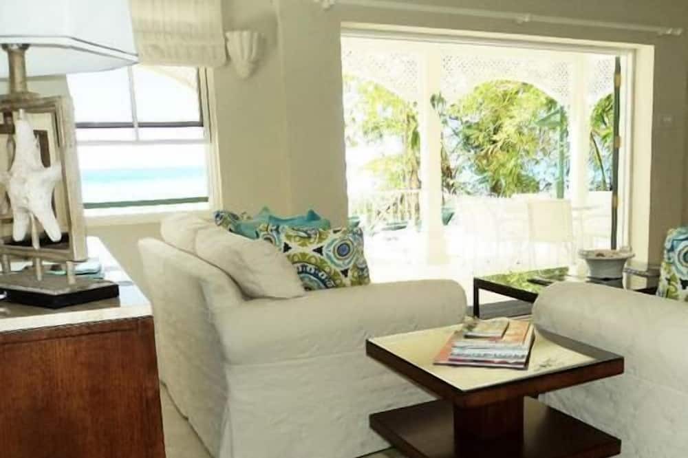 Photo of Livingroom in Fitts Village