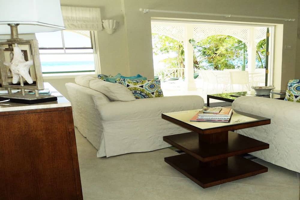 Photo of Livingroom in Fitts Village