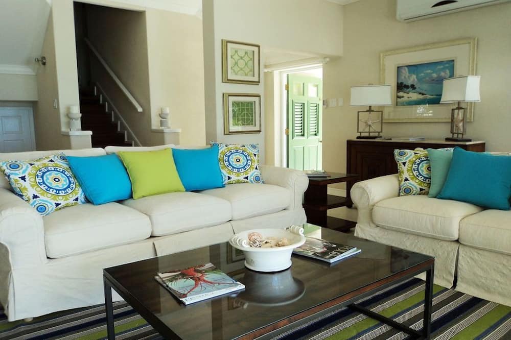 Photo of Livingroom in Fitts Village