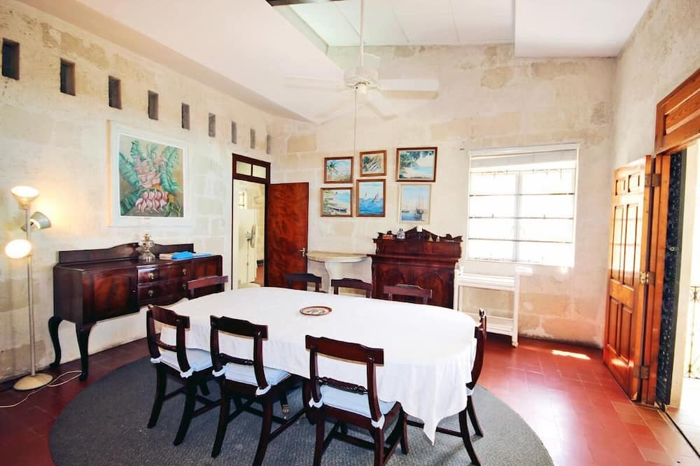 Photo of Kitchen in Gibbs Bay