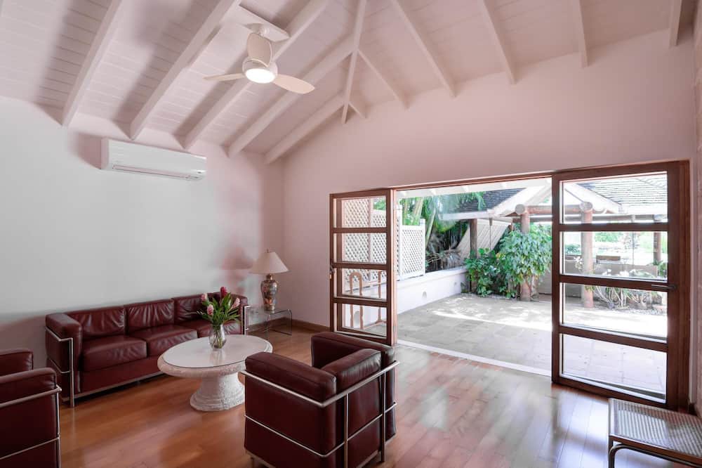 Photo of Livingroom in Folkestone