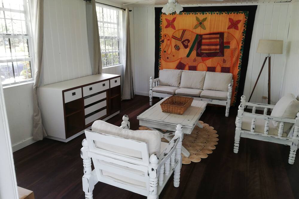 Photo of Livingroom in Weston