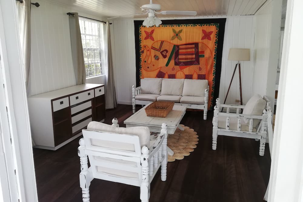 Photo of Livingroom in Weston